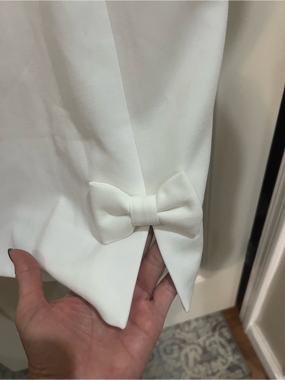 White Sleeveless Mini Dress with Bow Detail - Picture 4 of 6
